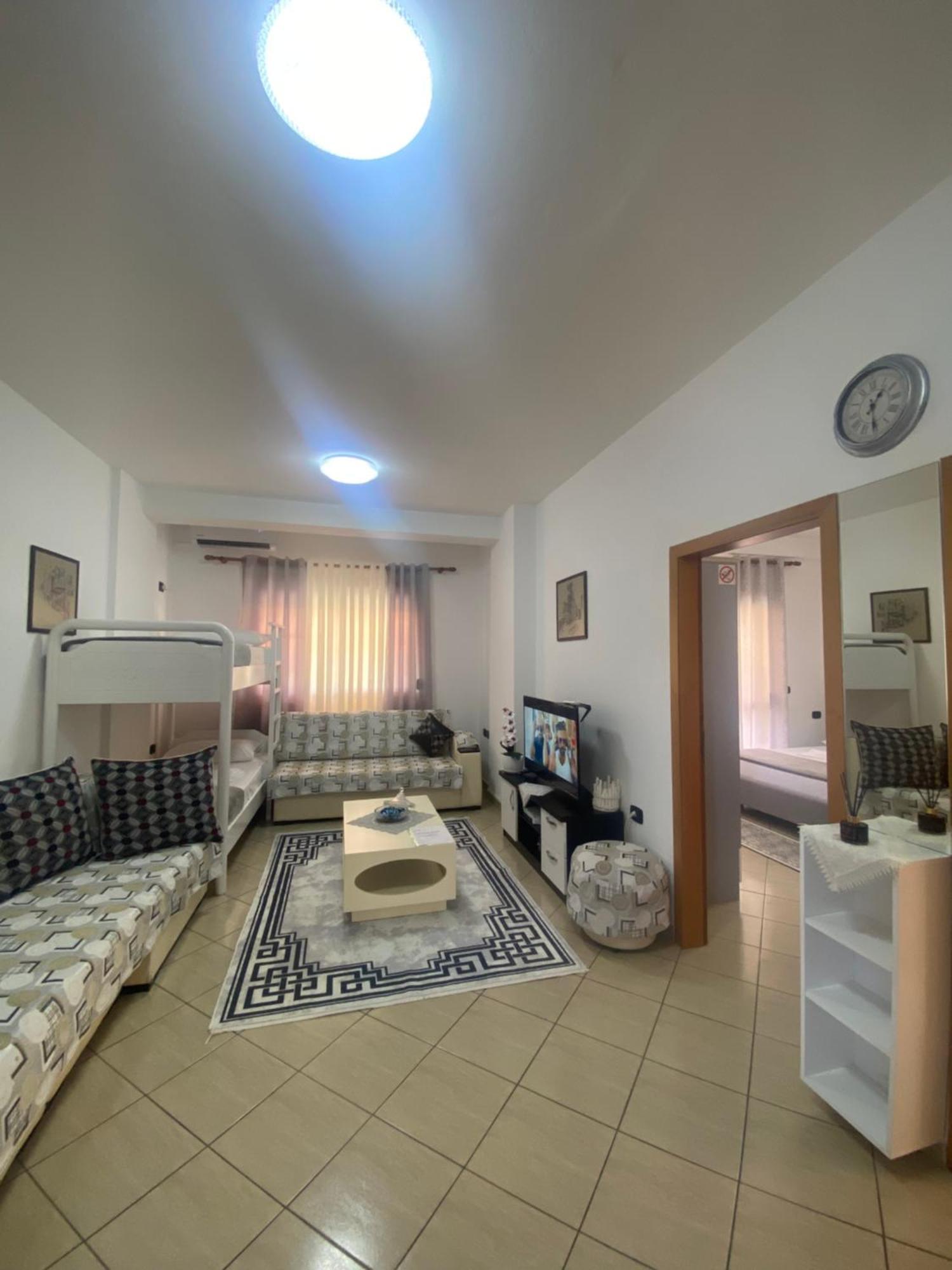 Rikardo Apartament Apartment Vlore Exterior photo